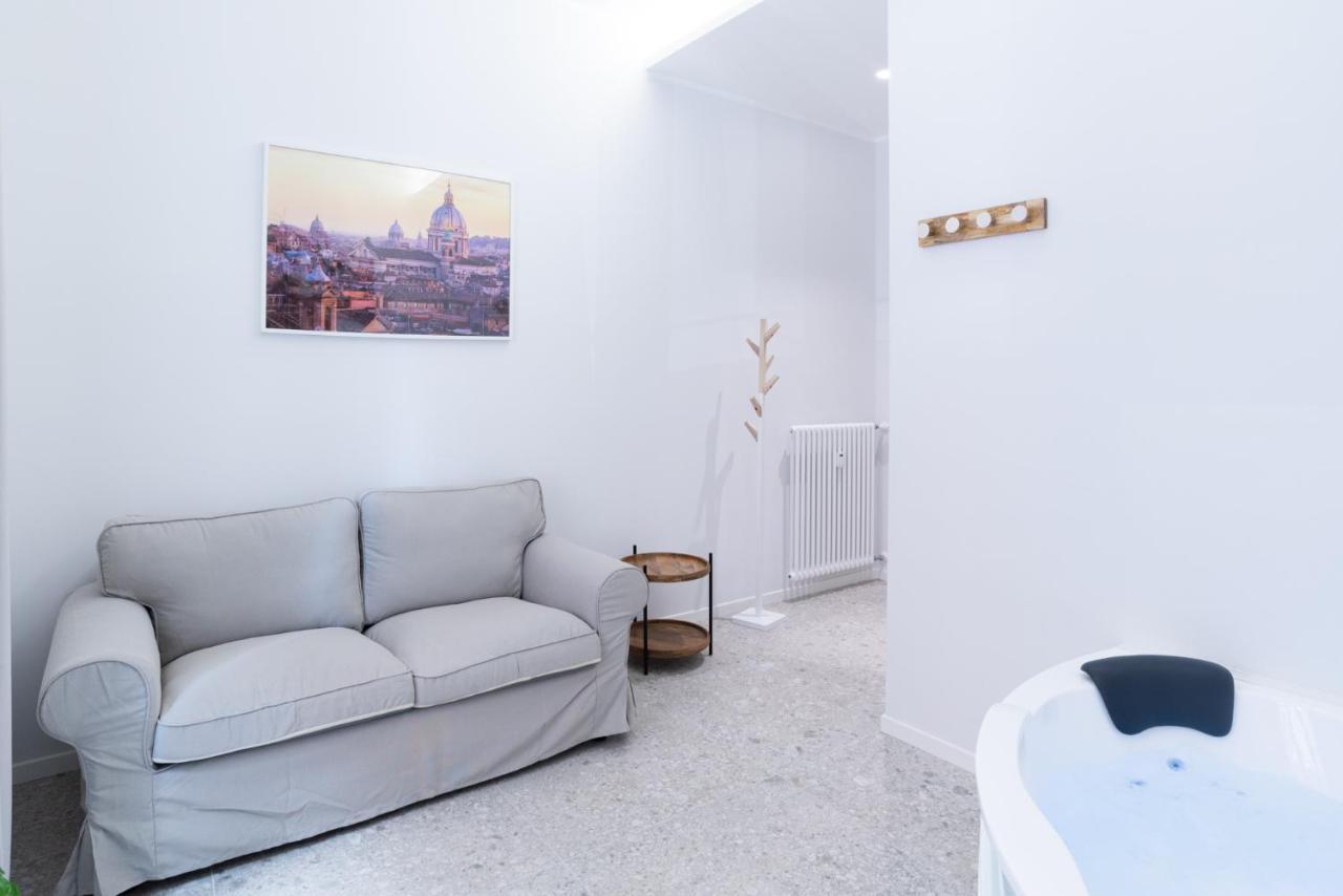 White Home Suite And Rooms Roma Dış mekan fotoğraf